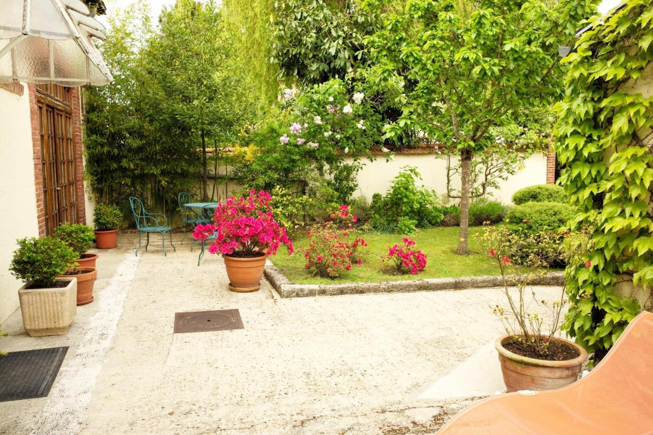 Bed and Breakfast Les Crepinieres Шартр Экстерьер фото